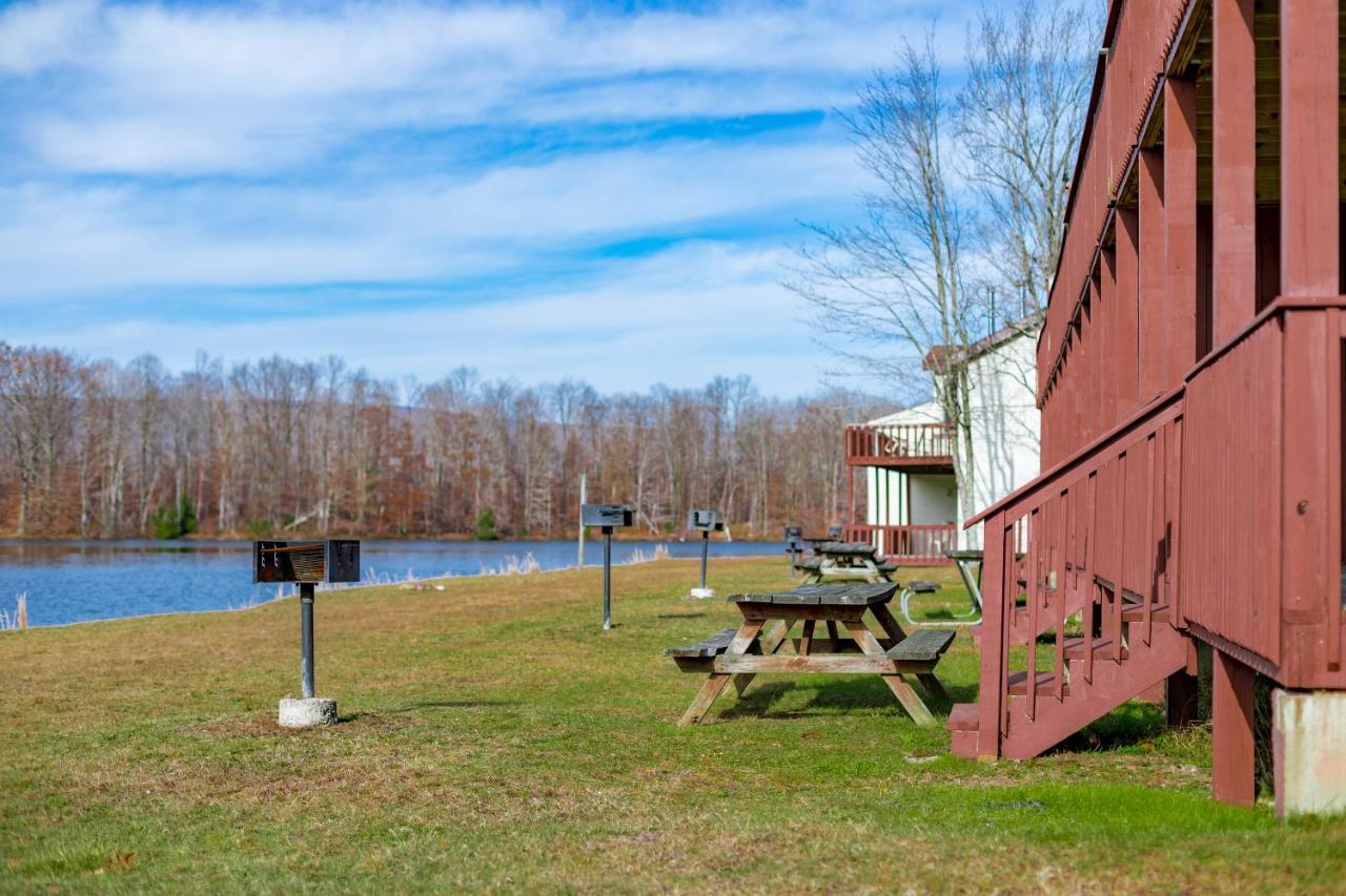 Crown Resorts At The Poconos Drums Exterior photo