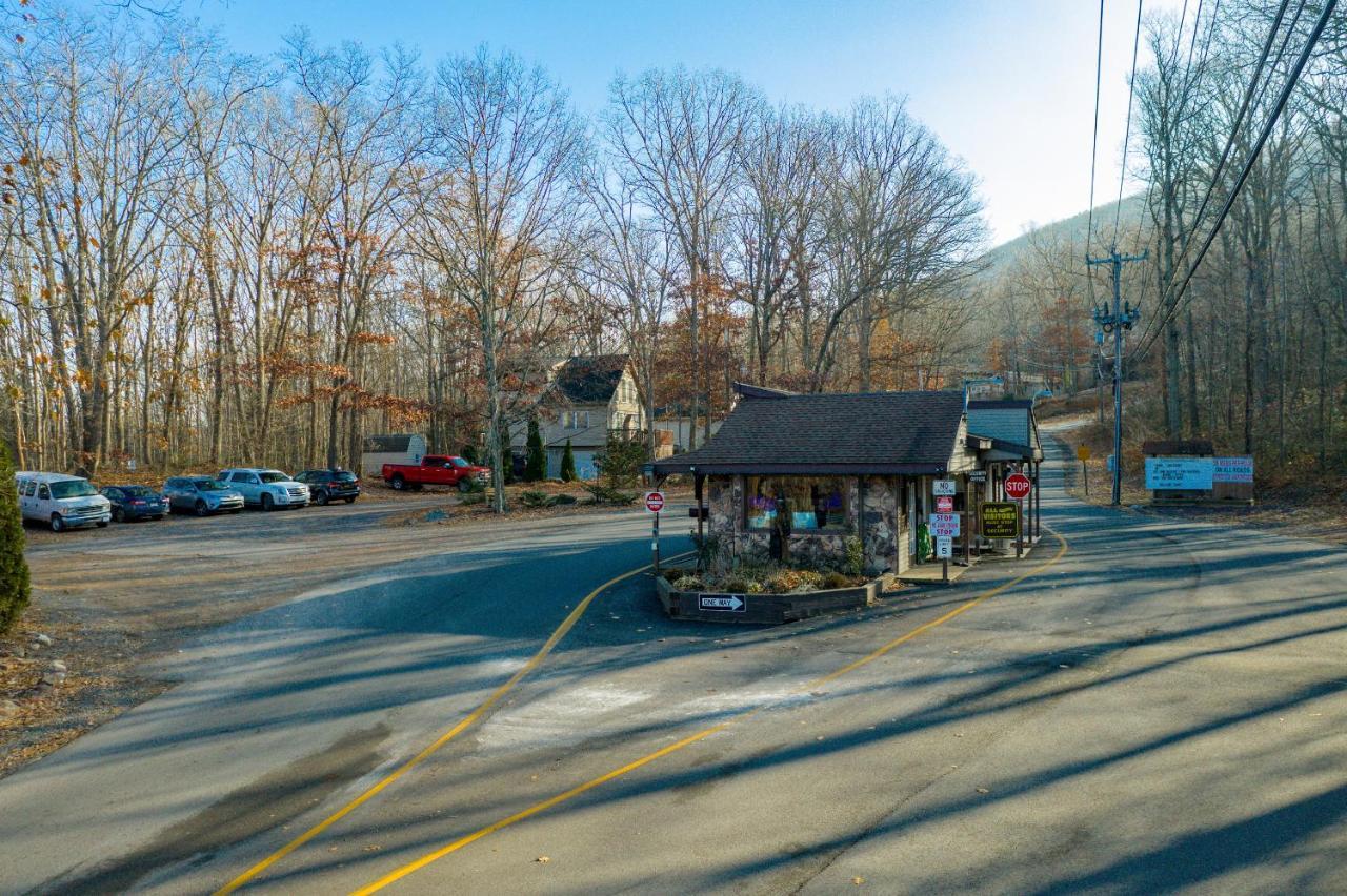 Crown Resorts At The Poconos Drums Exterior photo