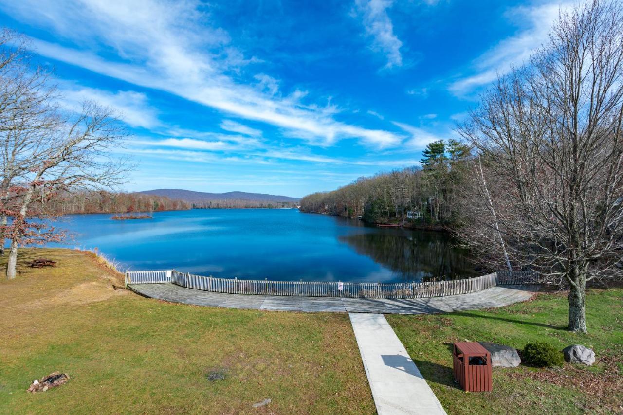 Crown Resorts At The Poconos Drums Exterior photo